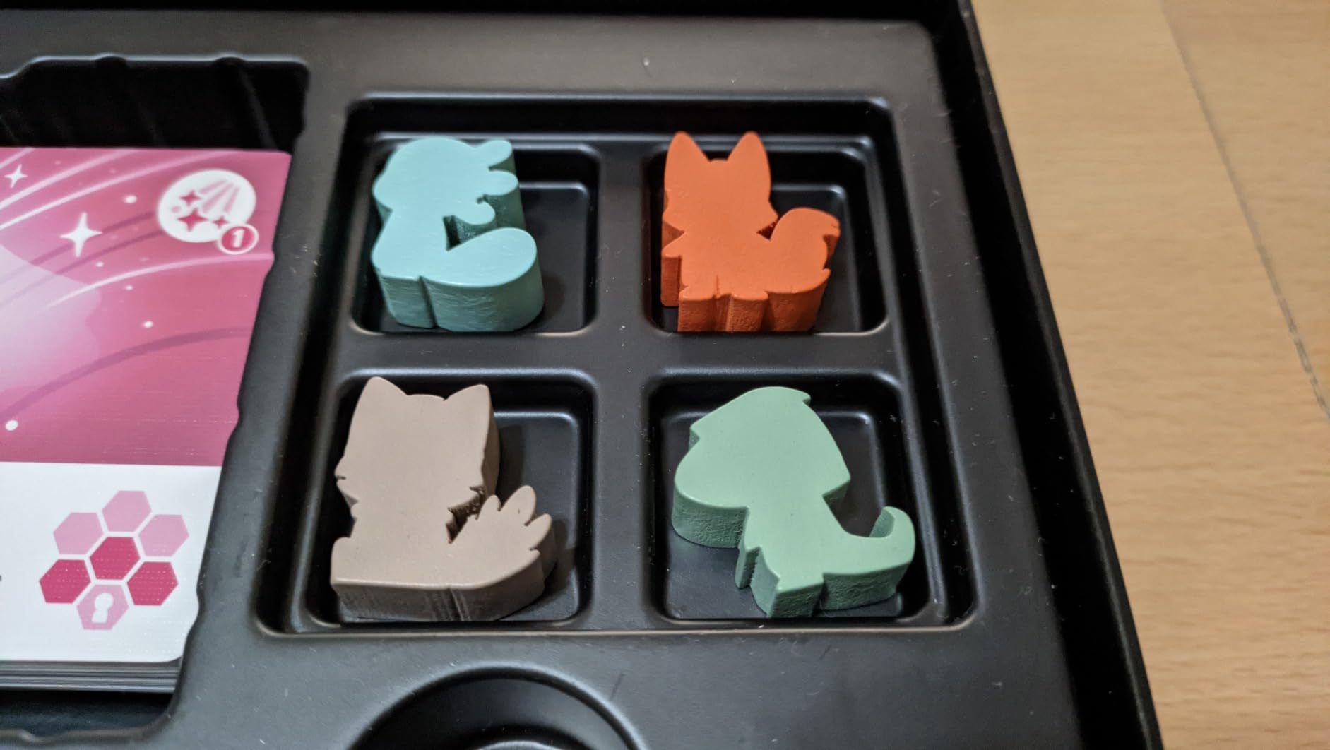 Asmodee Casting Shadows gioco carte strategico fantasy