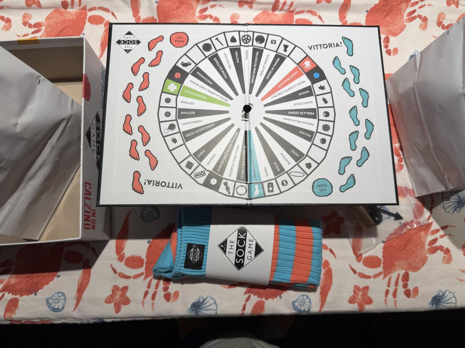 Asmodee The Sock Game Gioco da Tavolo Tattile 2 Squadre