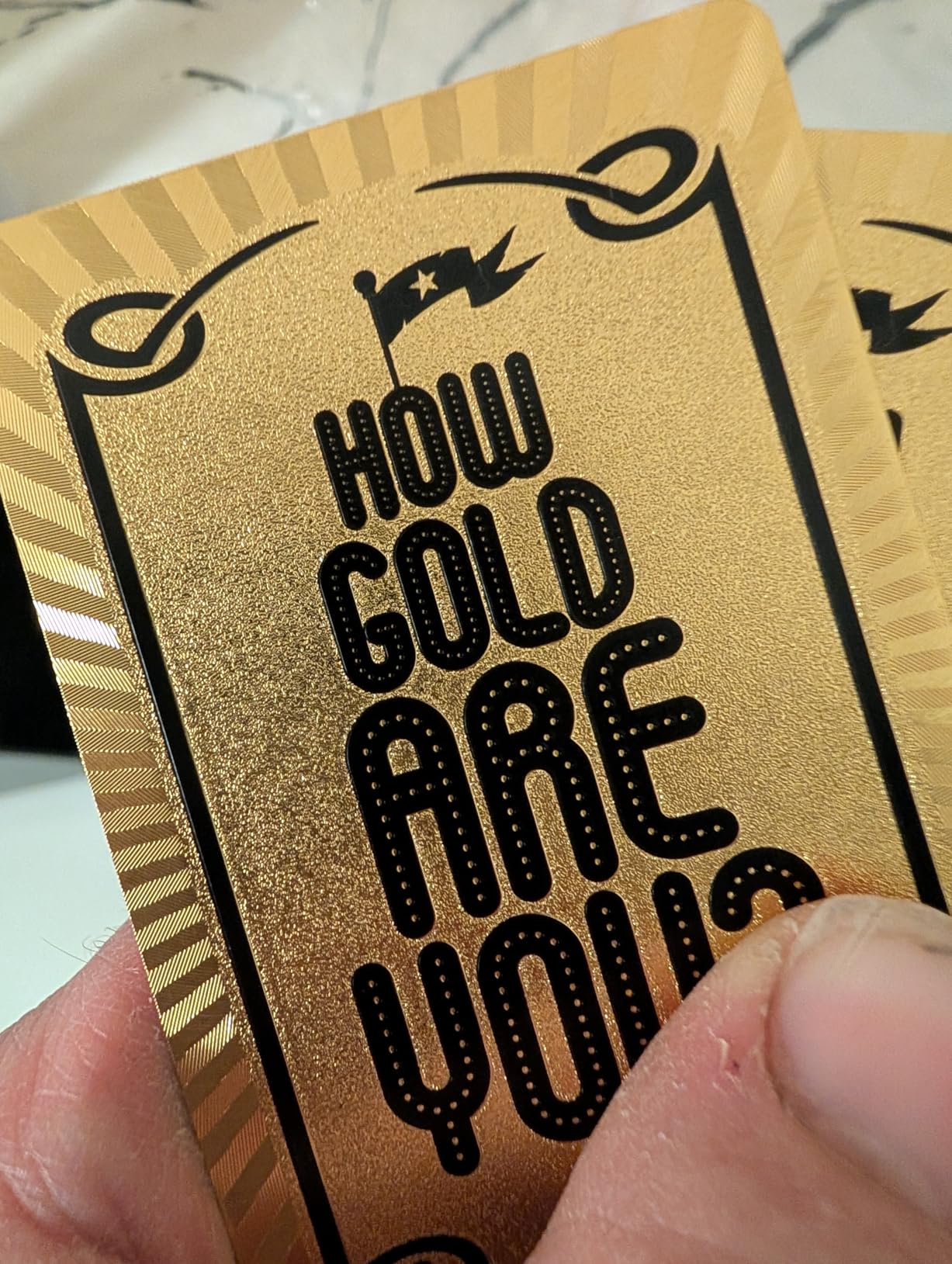 Asmodee How Gold Are You? gioco di bluff 3-6 giocatori