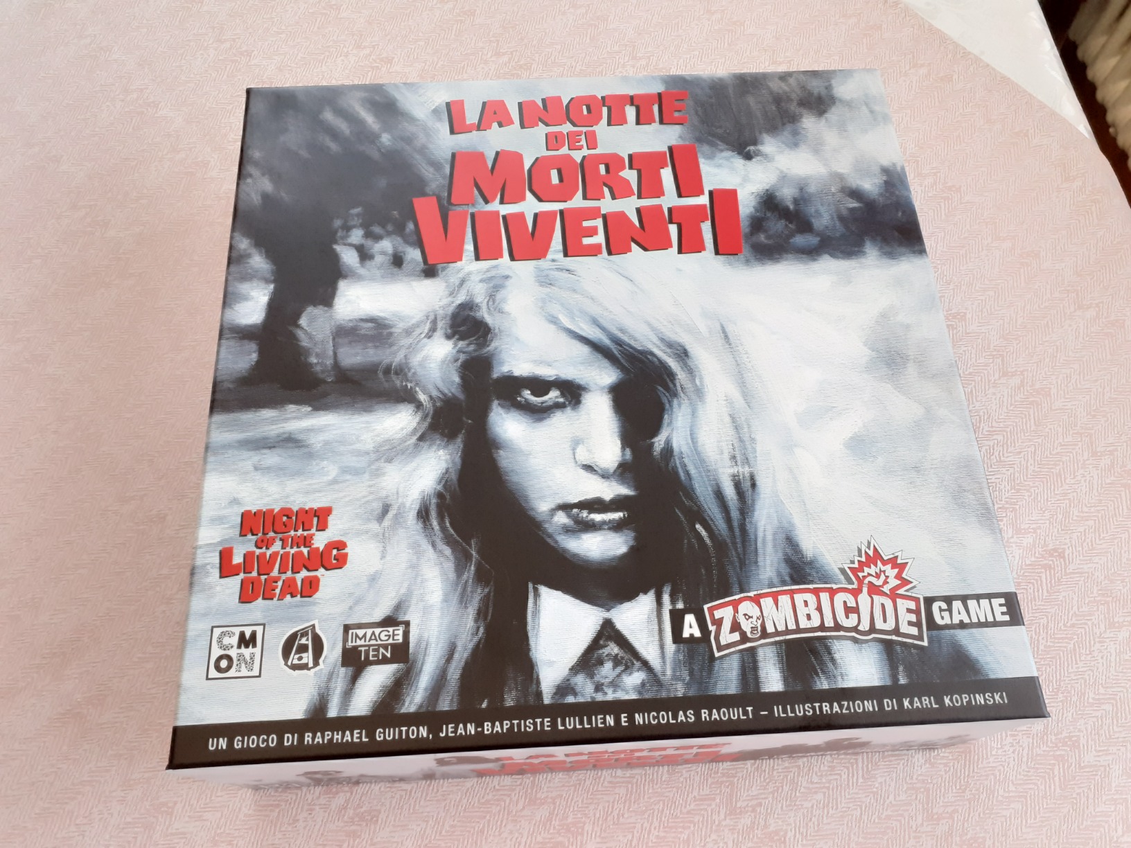 Asmodee Zombicide Notte dei Morti Viventi gioco cooperativo 1-6 giocatori