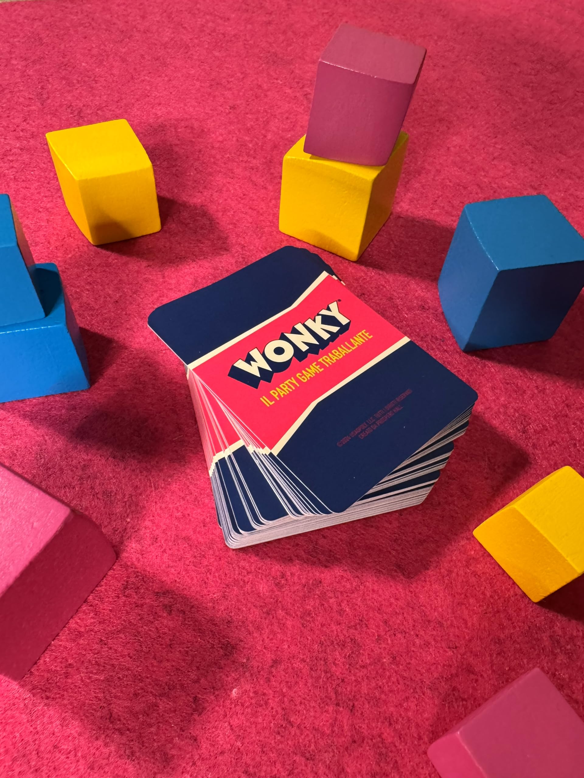 Asmodee Wonky party game di destrezza con cubi legno edizione italiana