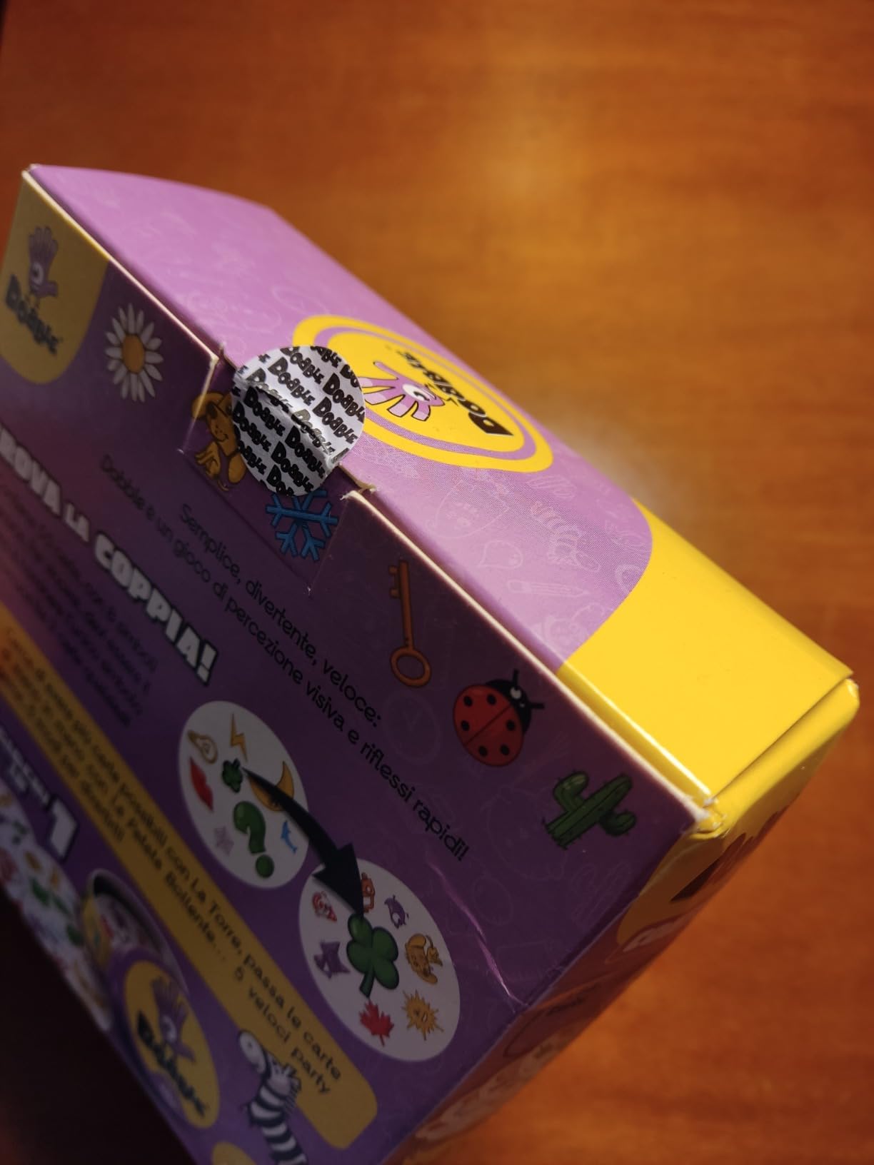 Asmodee Dobble Classico gioco di carte edizione italiana 2-8 giocatori
