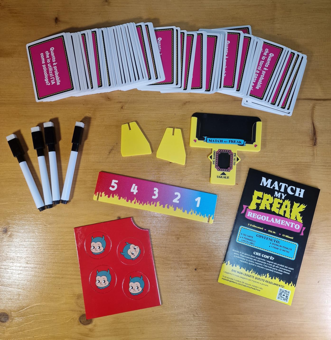 Asmodee Match My Freak gioco di carte adulti italiano 150 carte