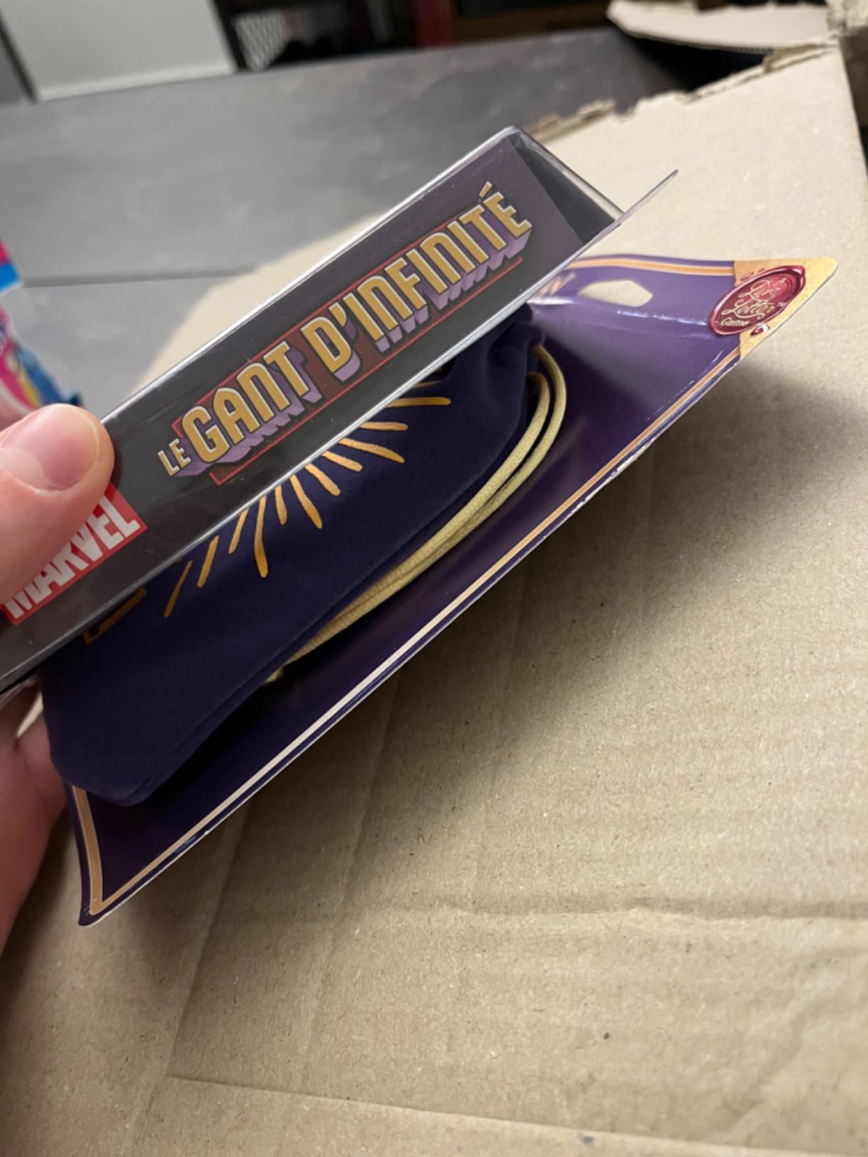 Asmodee Love Letter Marvel Guanto Infinito gioco di carte 2-6 giocatori