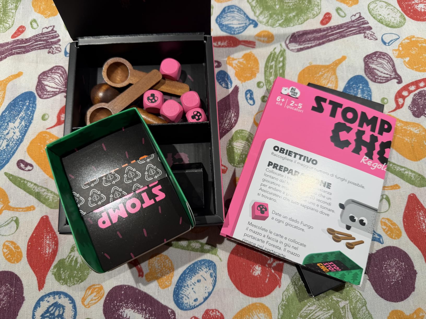 Asmodee Stomp Stomp Chomp carte da gioco edizione italiana