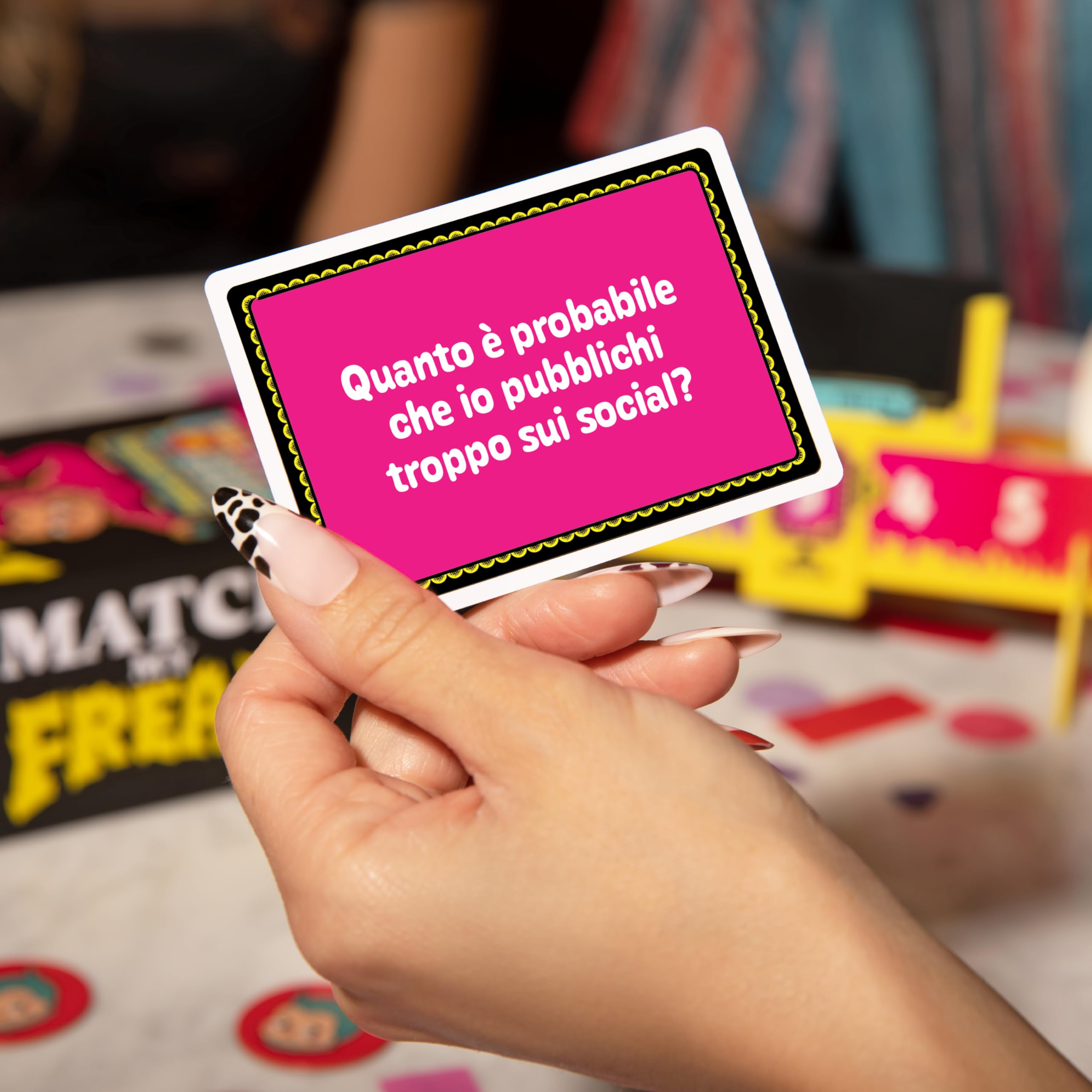 Asmodee Match My Freak gioco di carte adulti italiano 150 carte