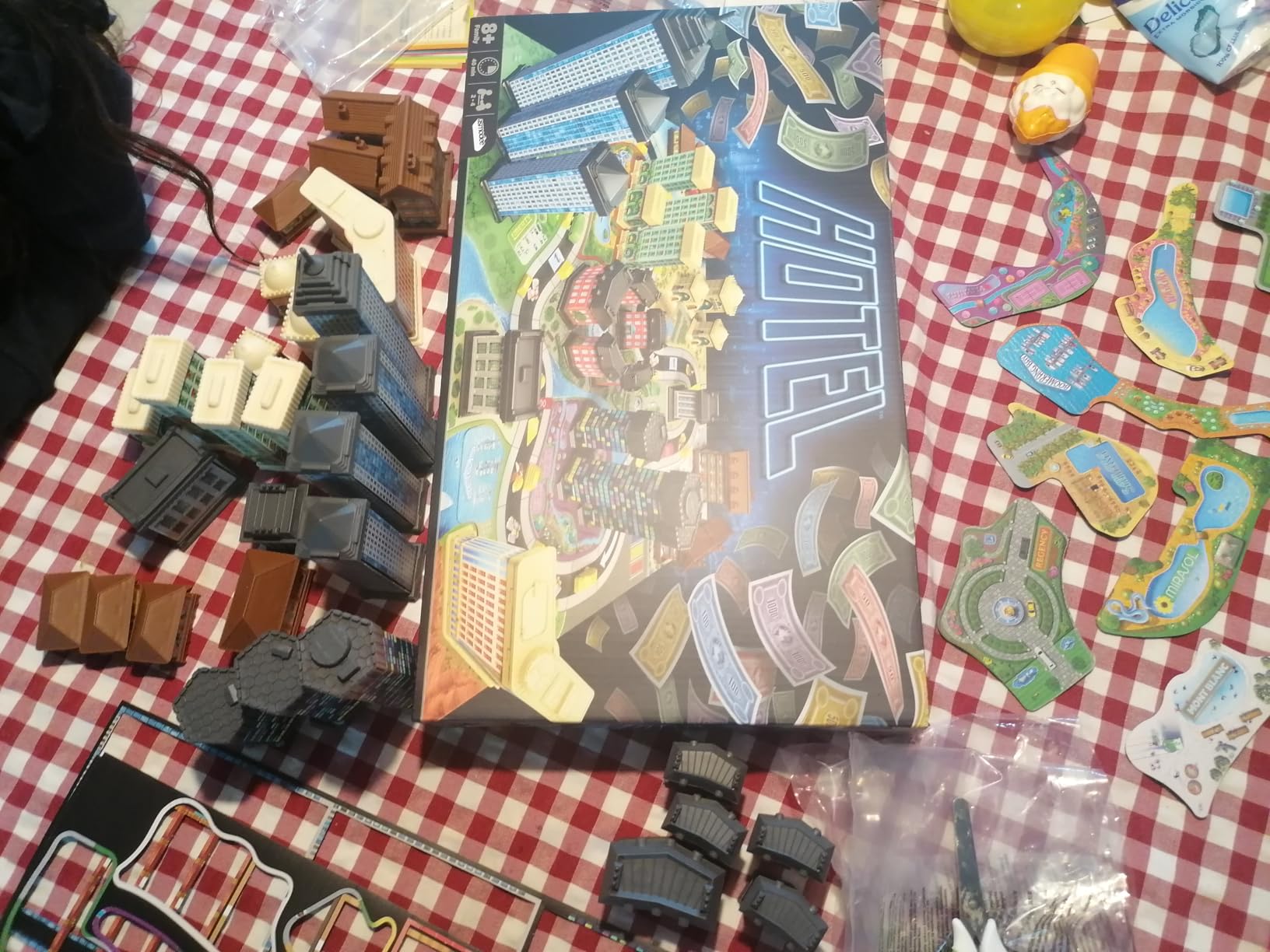 Asmodee Hotel Nuova Edizione 2024 Gioco da Tavolo 2-4 Giocatori