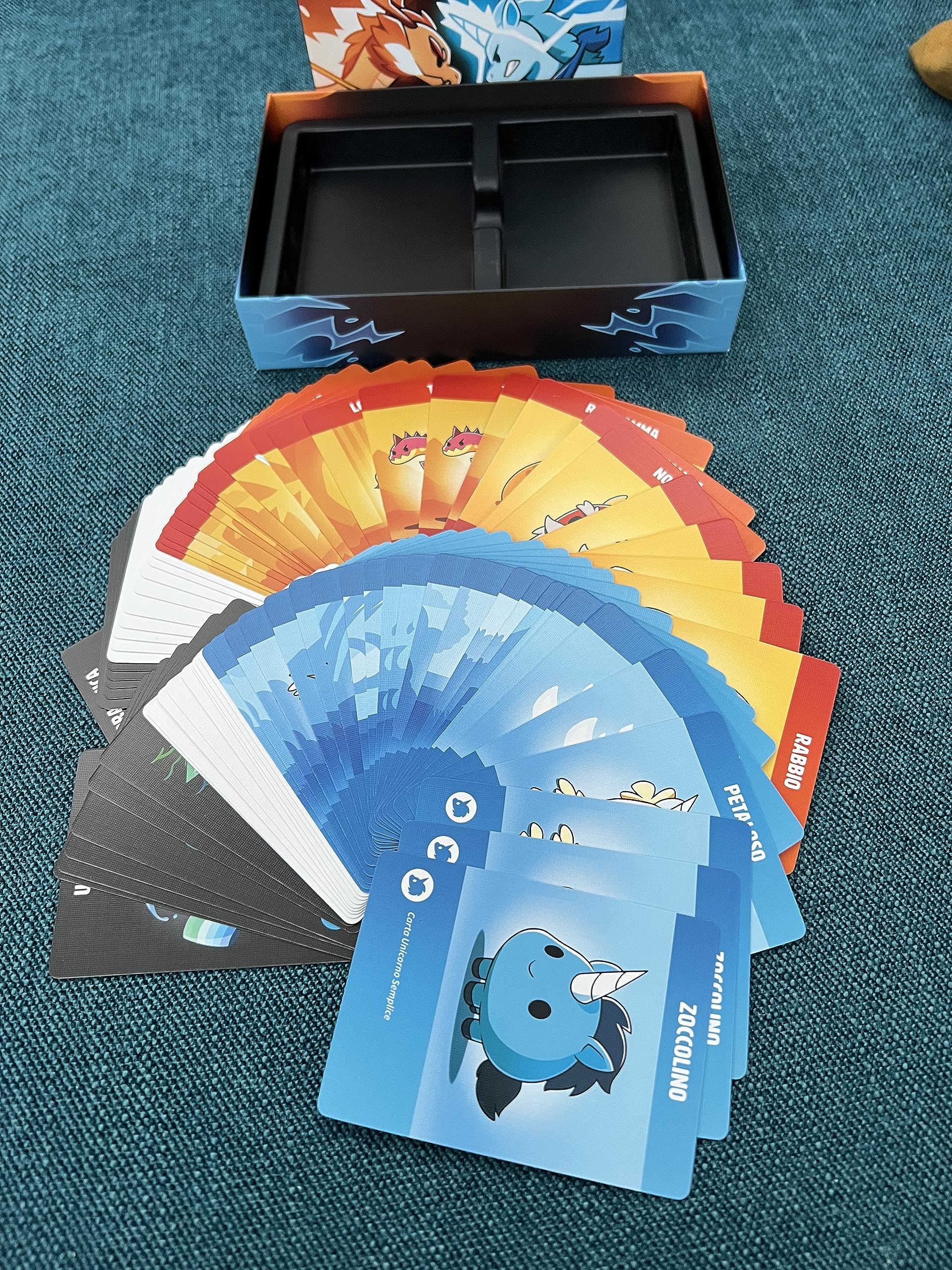 Asmodee Tic Tac K.O. Draghi Vs Unicorni carte da gioco