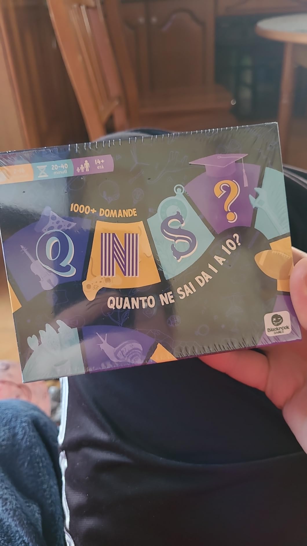 Asmodee Party Games QNS Quanto ne sai gioco quiz 2-6 italiano