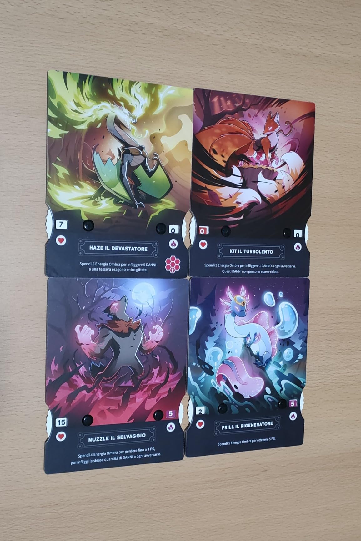 Asmodee Casting Shadows gioco carte strategico fantasy