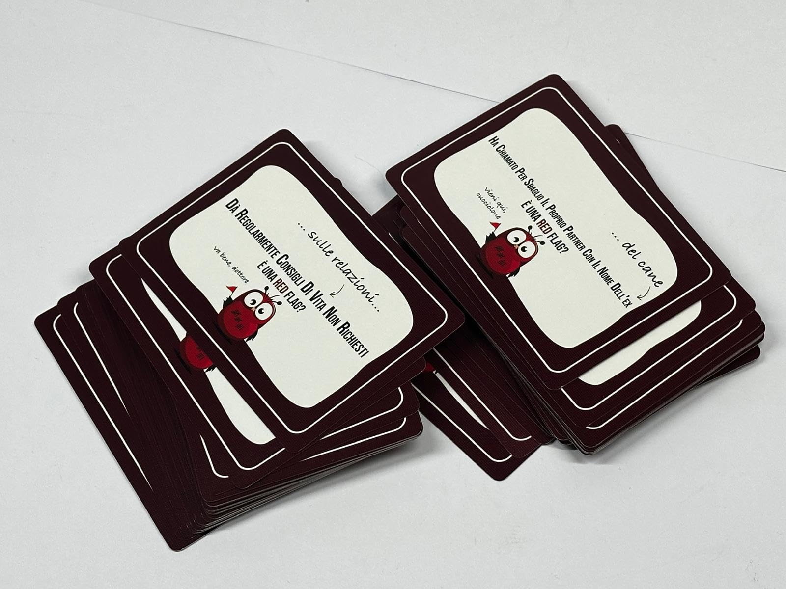 Asmodee Party Games È una Red Flag? Edizione VM18 gioco carte 18+