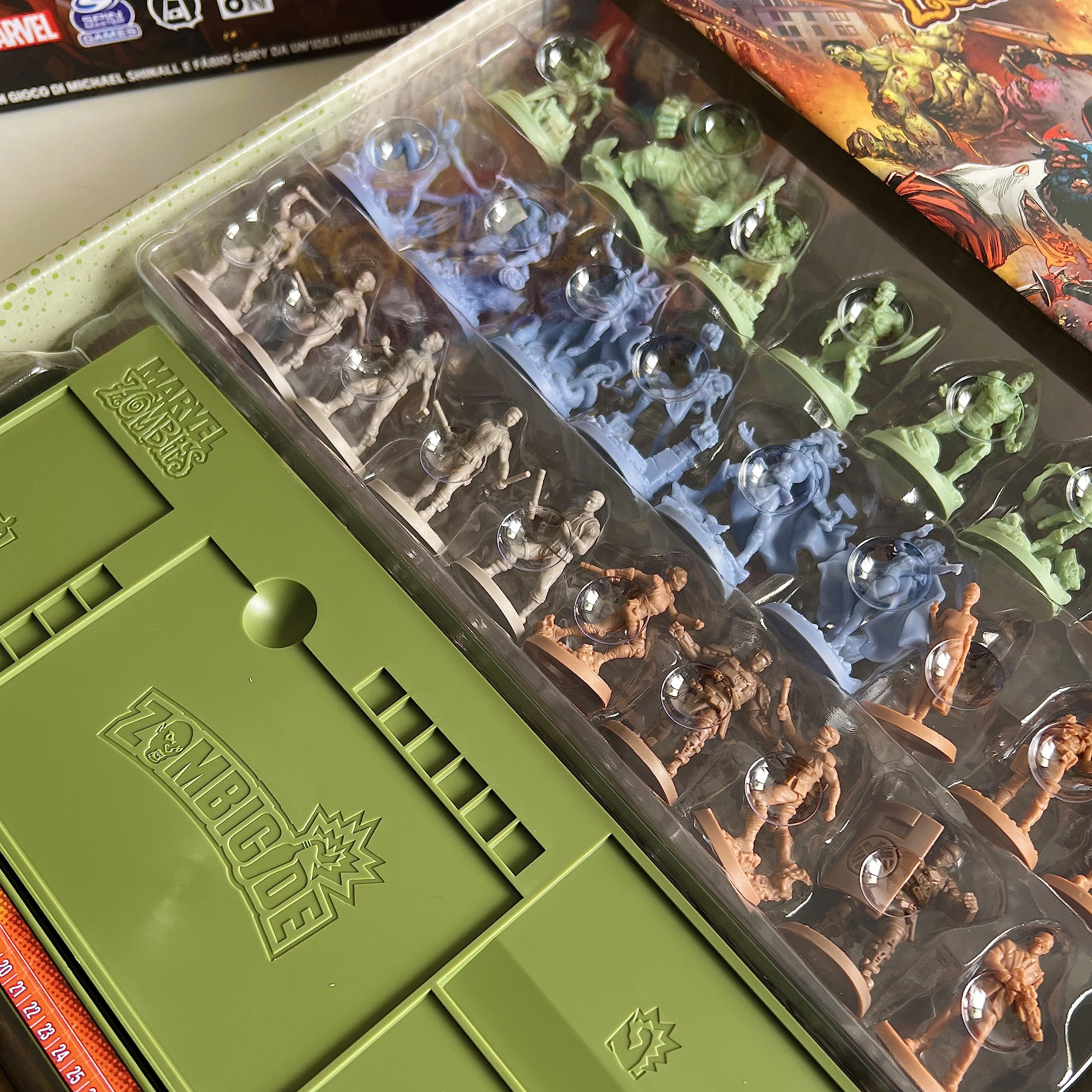 Asmodee Marvel Zombies gioco da tavolo cooperativo italiano
