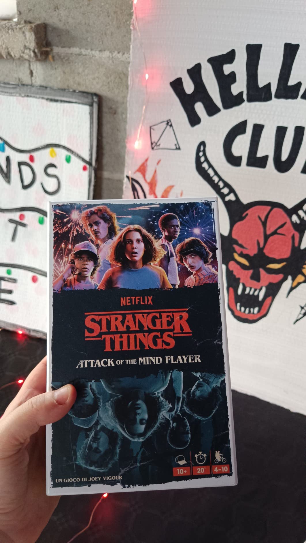 Asmodee Stranger Things Attack Mind Flayer gioco carte bluff