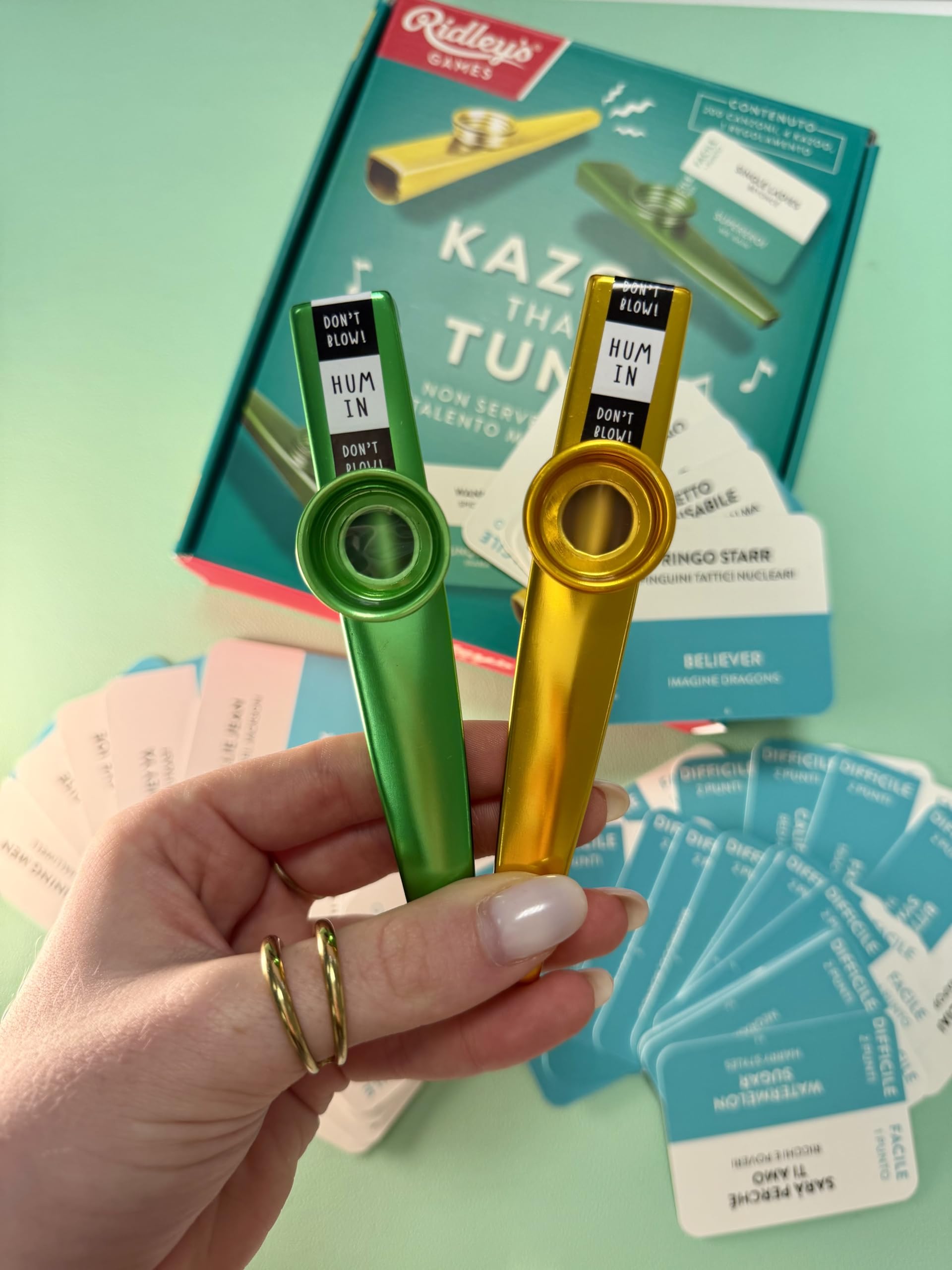 Asmodee Kazoo That Tune party game musicale con kazoo