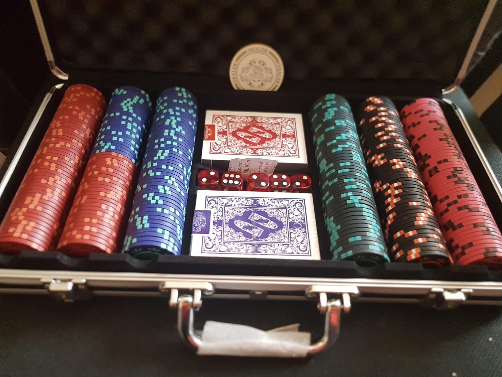 Bullets Corrado Valigetta Poker 300 Chip Clay Carte