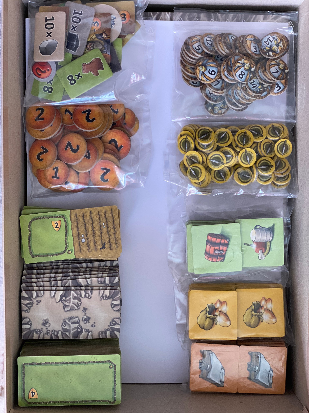 Caverna Asmodee gioco tavolo strategia 1-7 giocatori italiano