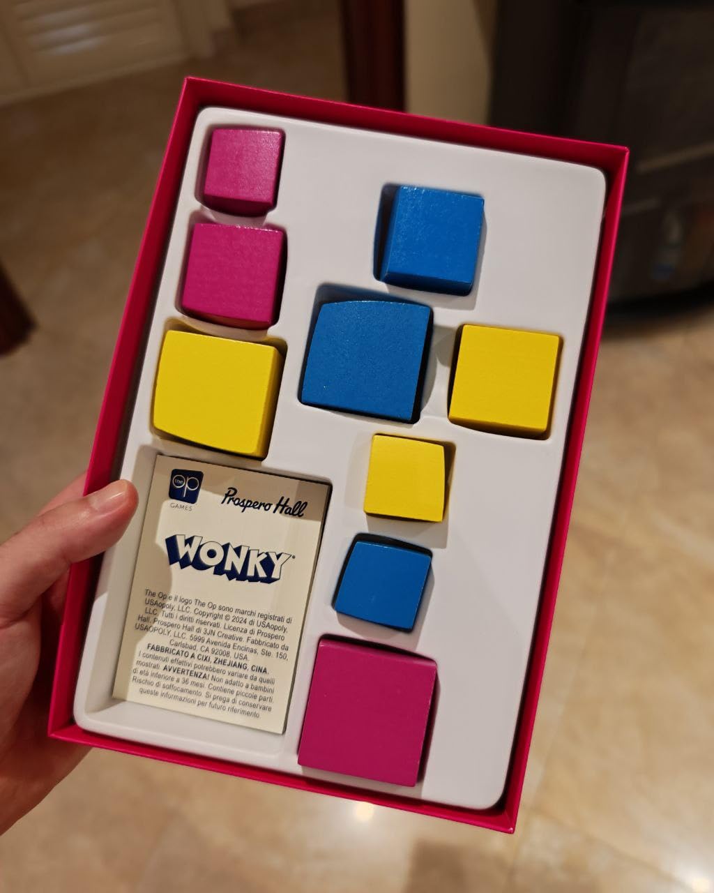 Asmodee Wonky party game di destrezza con cubi legno edizione italiana