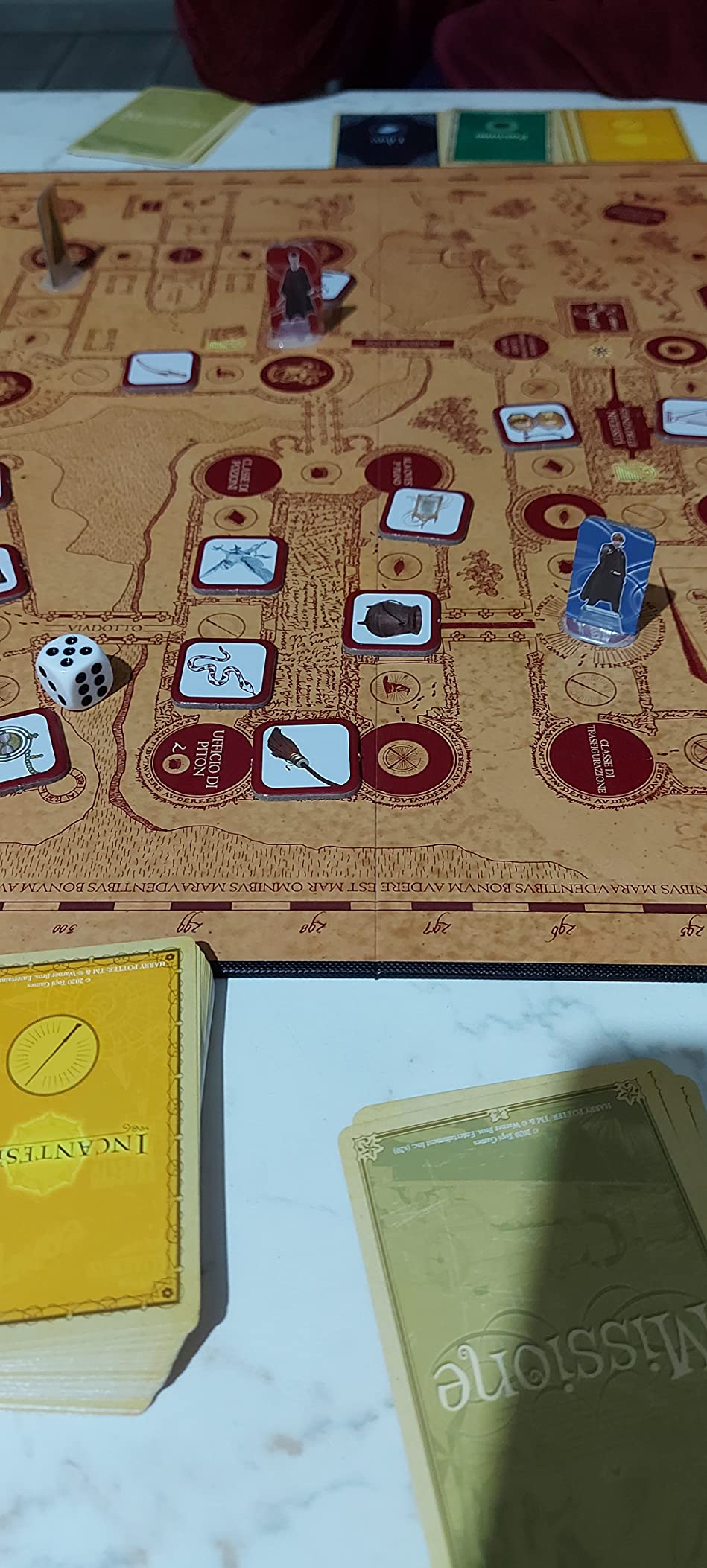 Asmodee Harry Potter Un Anno a Hogwarts gioco tavolo competitivo