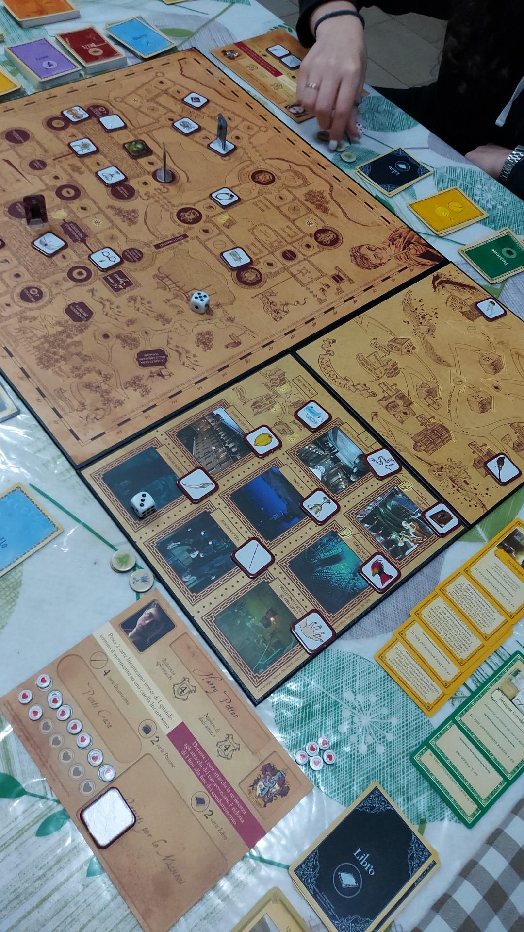 Asmodee Harry Potter Un Anno a Hogwarts gioco tavolo competitivo