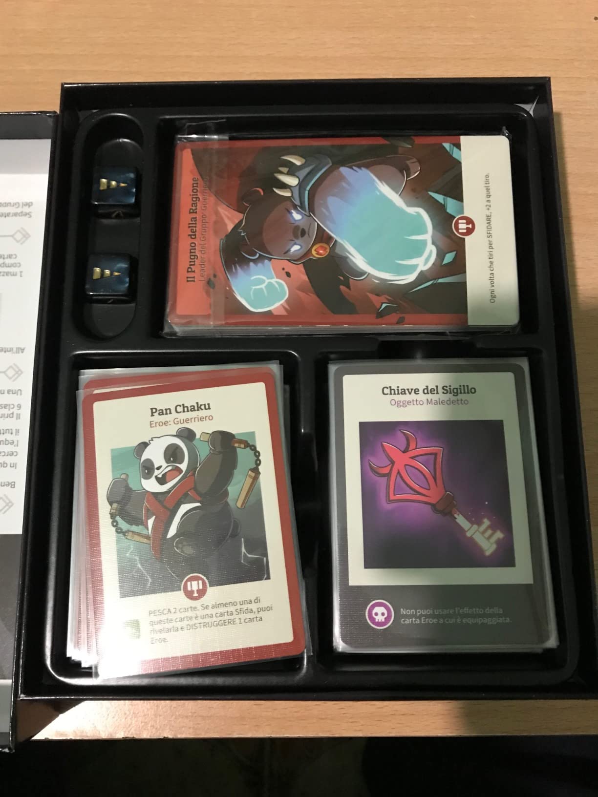 Asmodee Here to Slay gioco di carte base edizione italiana 2-6 giocatori