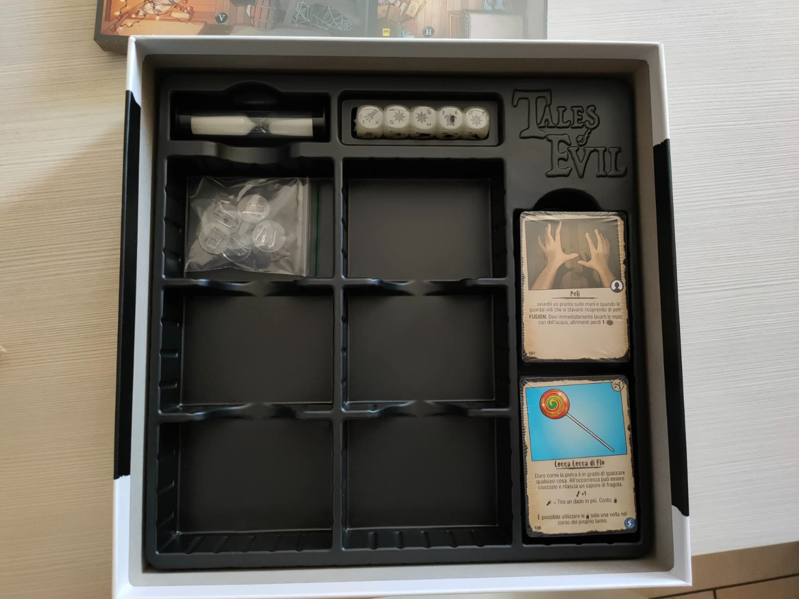 Asmodee Giochi per Famiglie Tales of Evil Gioco Tavolo 1-6 ITA Horror