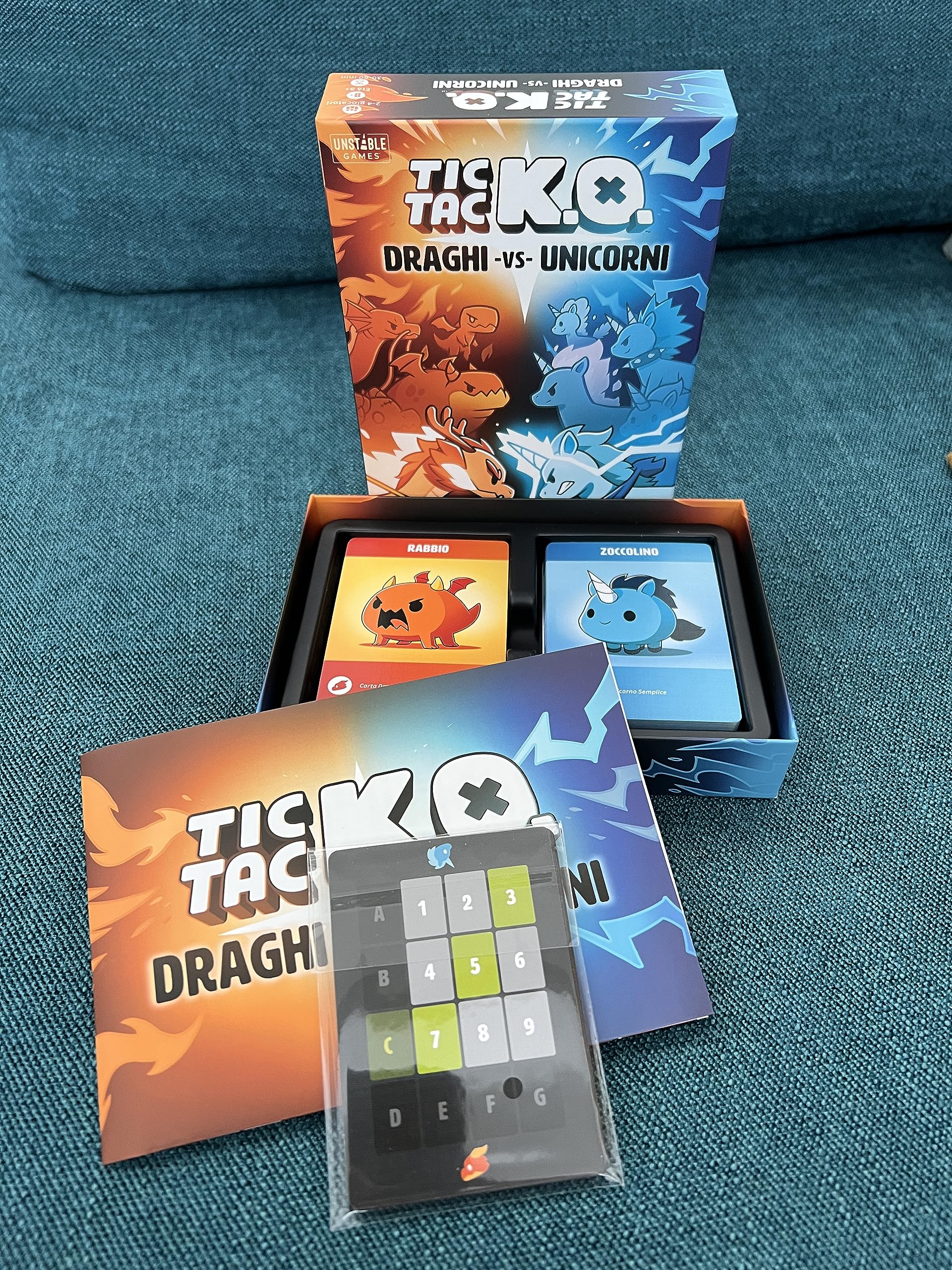 Asmodee Tic Tac K.O. Draghi Vs Unicorni carte da gioco