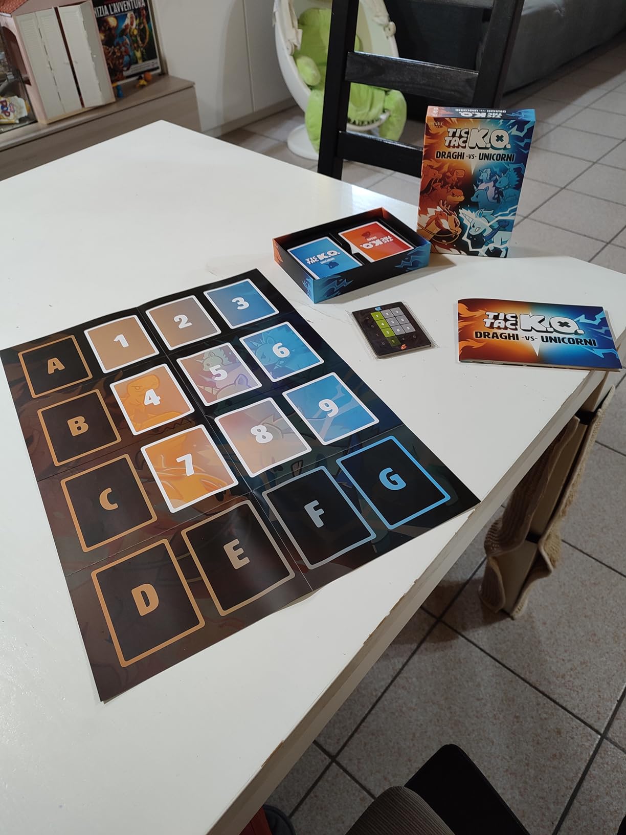 Asmodee Tic Tac K.O. Draghi Vs Unicorni carte da gioco