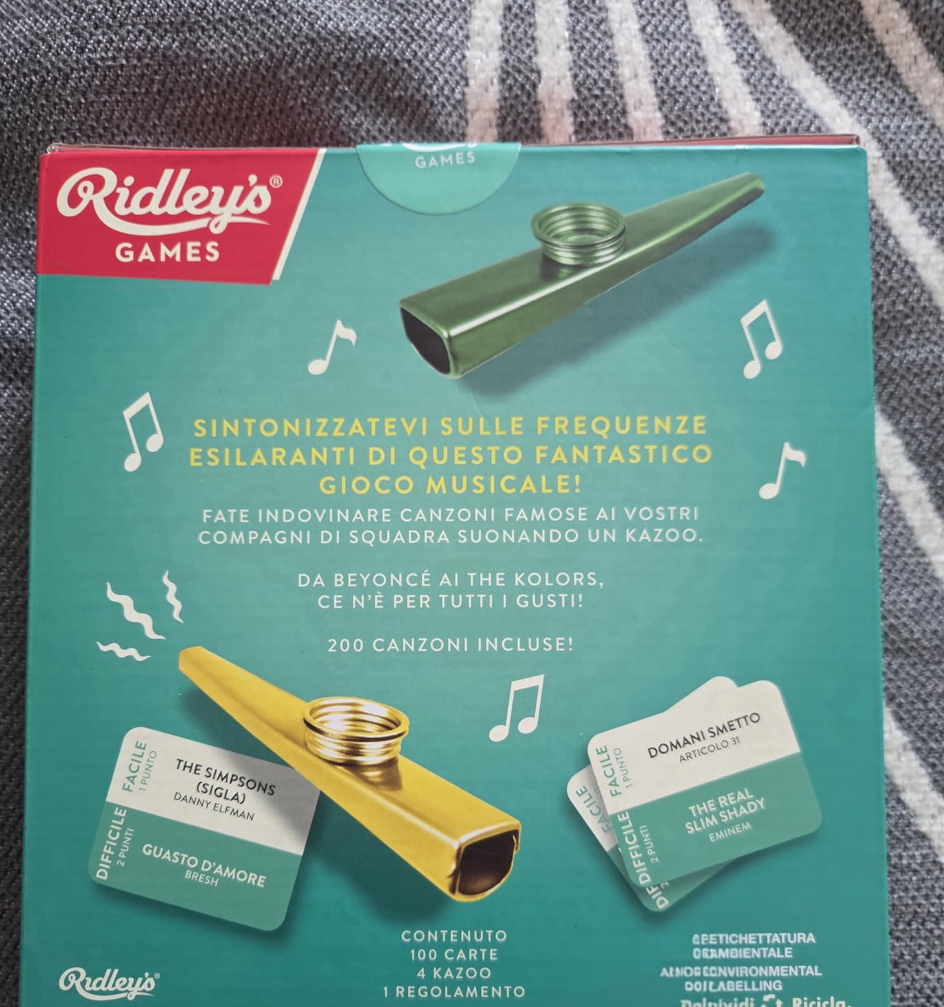 Asmodee Kazoo That Tune party game musicale con kazoo