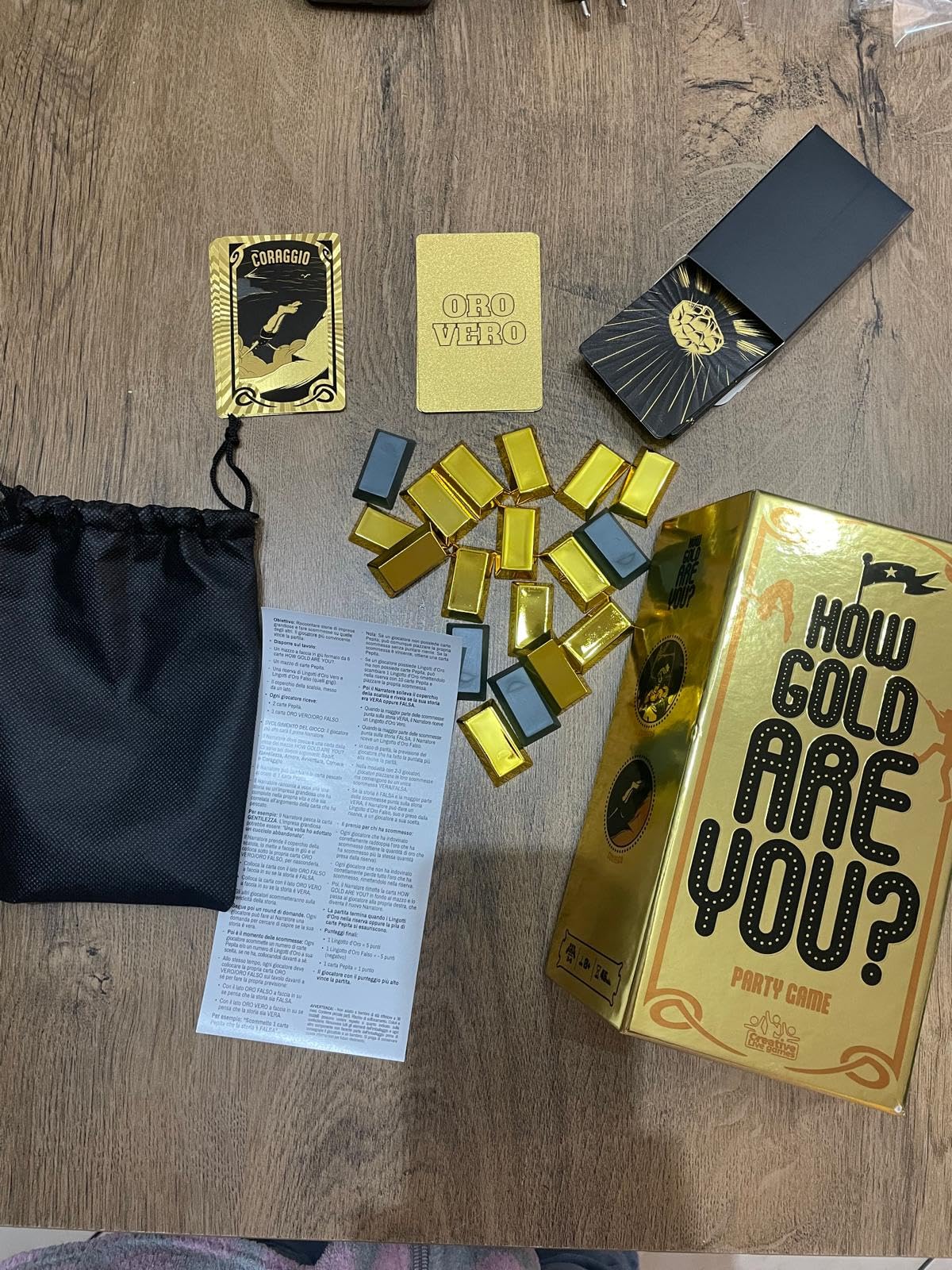 Asmodee How Gold Are You? gioco di bluff 3-6 giocatori