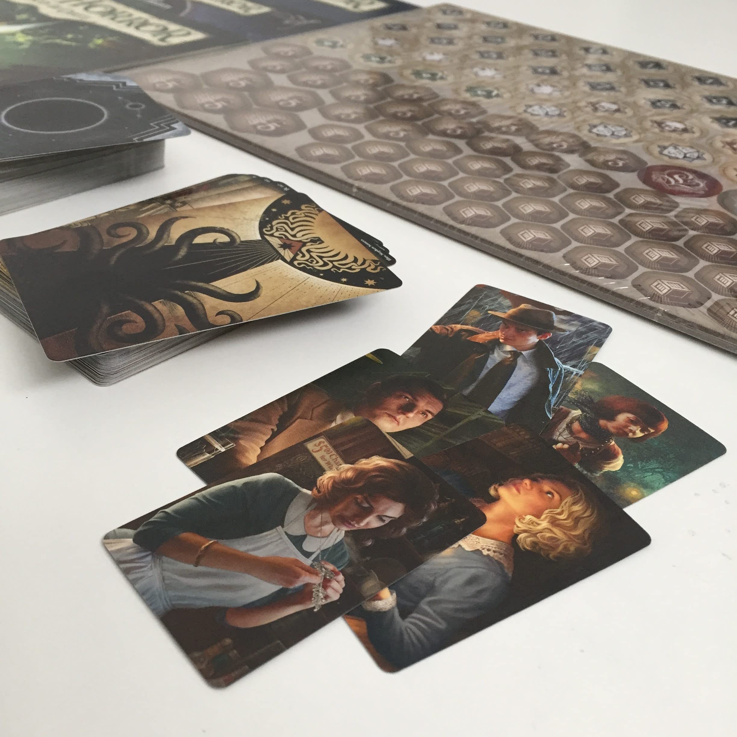 Asmodee Arkham Horror LCG set base aggiornato gioco carte italiano