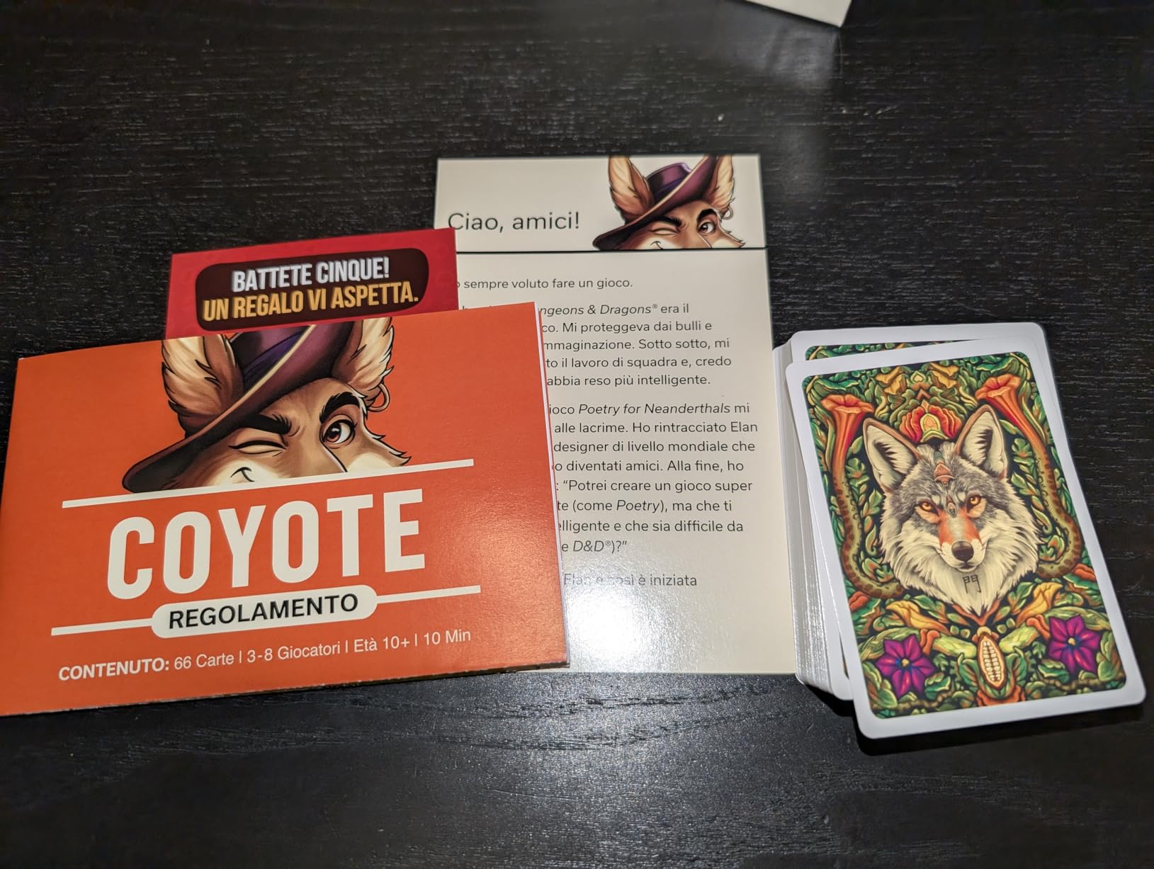 Asmodee Coyote carte party game edizione italiana 3-8 giocatori