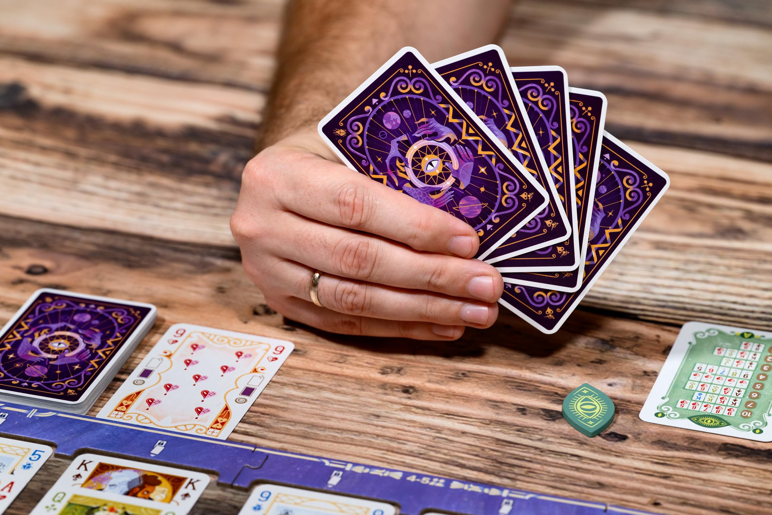 Asmodee All In Predictions Gioco di Carte 2-5 Giocatori